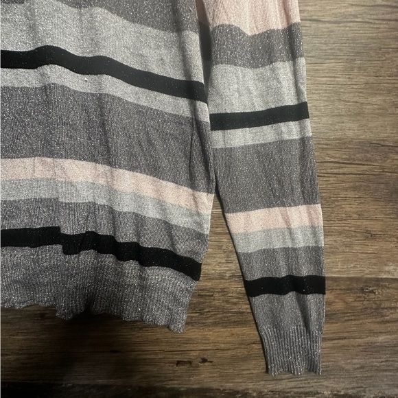 Joseph A Gray Black Turtleneck Sweater with Cowl Design - Picture 2 of 10